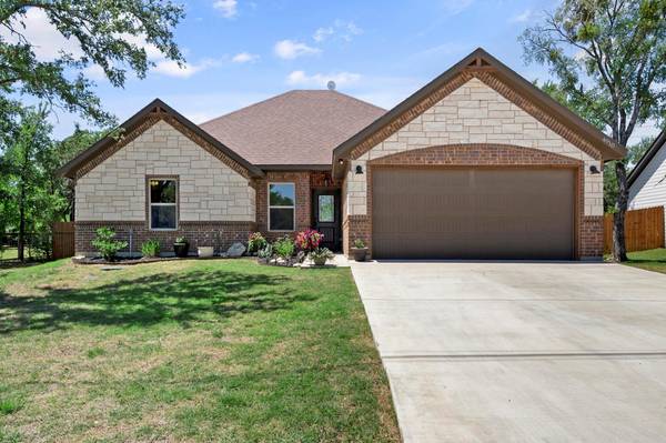 4910 Moss Rock Trail, Granbury, TX 76048