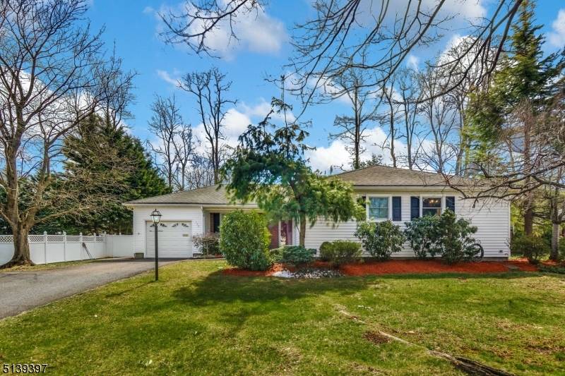 157 Stonehenge Ter, Clark Twp., NJ 07066