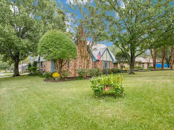 2912 Old Mill Run, Grapevine, TX 76051