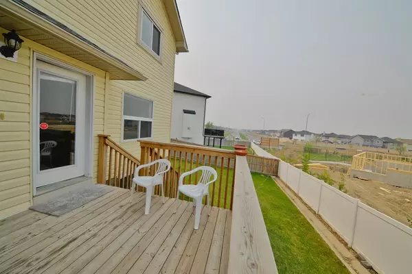 Calgary, AB T3J5K9,12 Saddleland CT NE