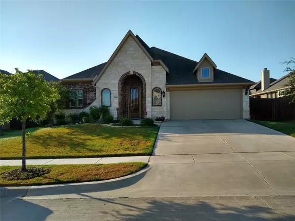 1001 Star Grass Drive, Mansfield, TX 76063