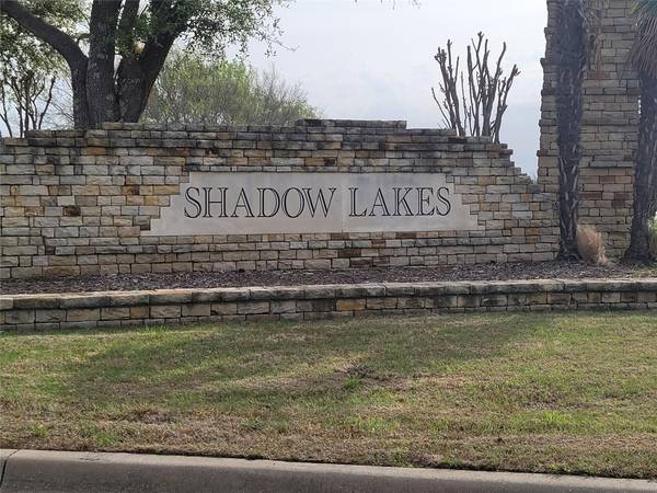 1022 Shadow Lakes Drive, Wills Point, TX 75169