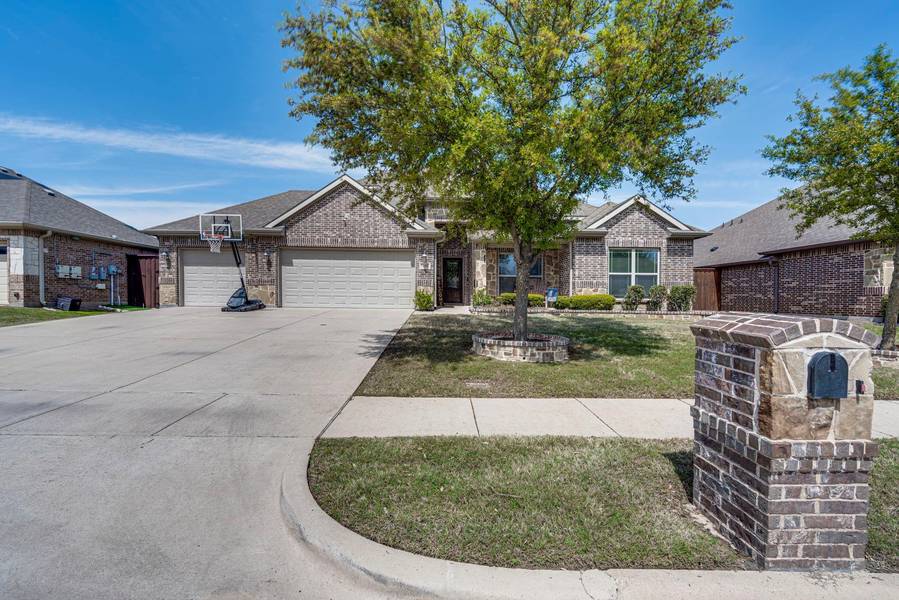 1109 Masquerade Drive, Midlothian, TX 76065