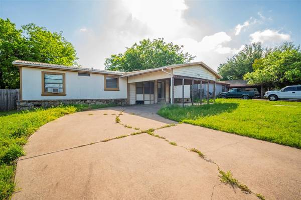 Mansfield, TX 76063,1310 Honeysuckle Drive