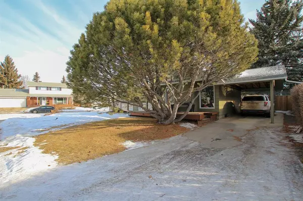 Red Deer, AB T4R 1B3,71 Addinell Close