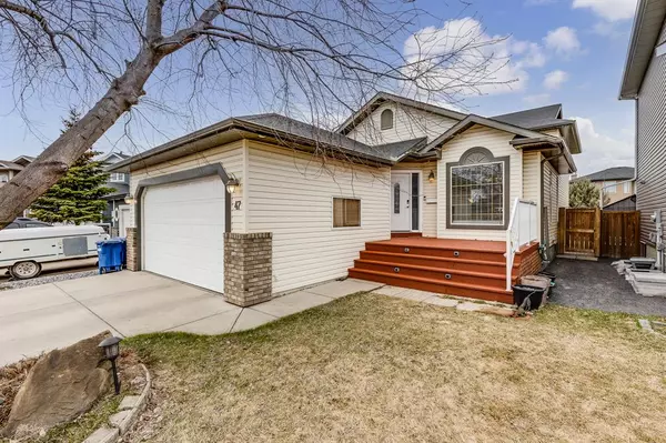 Airdrie, AB T4A 2C3,47 Thornbird WAY SE