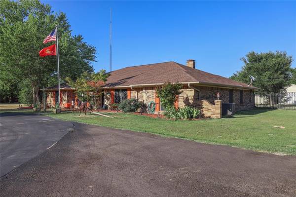 701 S Houston Street,  Edgewood,  TX 75117