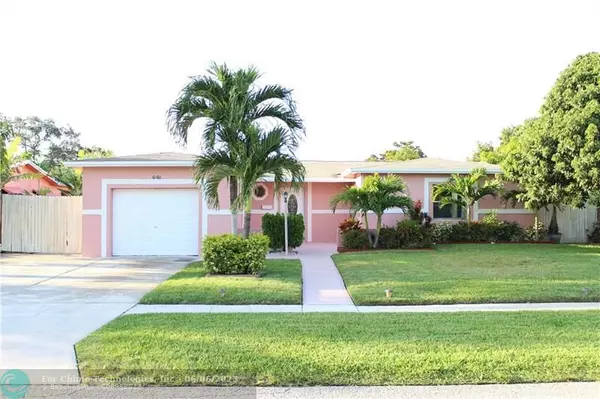 6561 SW 10th St, North Lauderdale, FL 33068