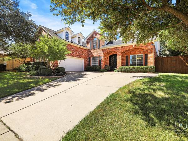 214 Falcon Circle, Keller, TX 76248