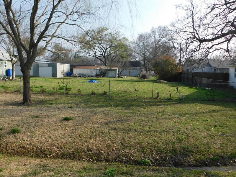 311 W Hunt Street, Leonard, TX 75452