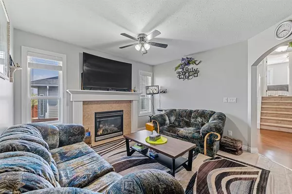 Calgary, AB T3J 5B4,165 Tarawood PL NE