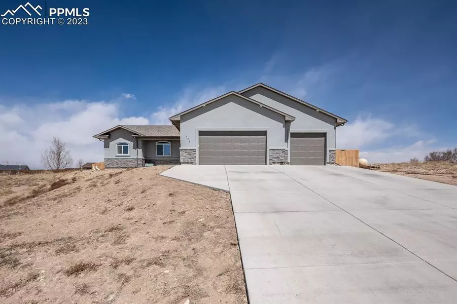 171 W Legend DR, Pueblo West, CO 81007