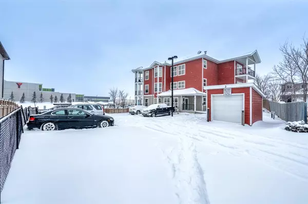 Calgary, AB T3J 4T3,3 Taracove Estate DR NE #308