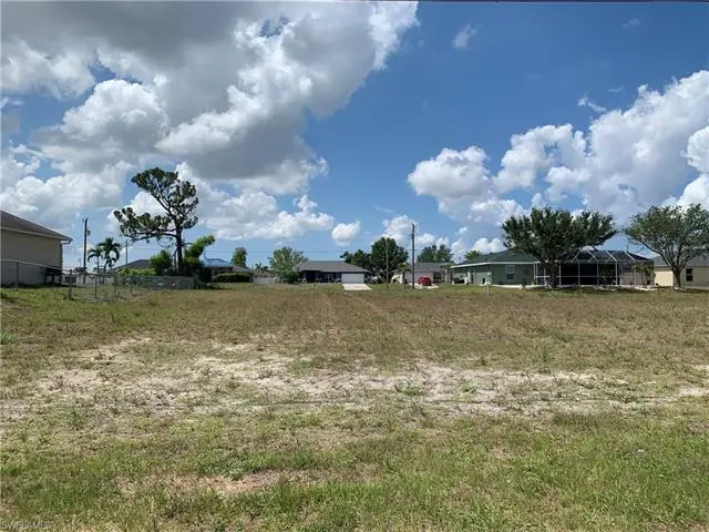 1726 NW 19th ST, Cape Coral, FL 33993
