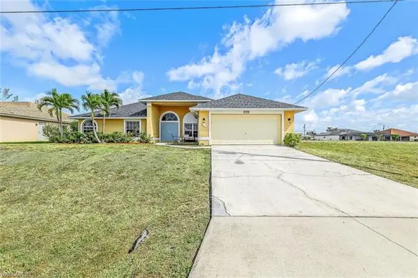 923 SW 28th TER, Cape Coral, FL 33914