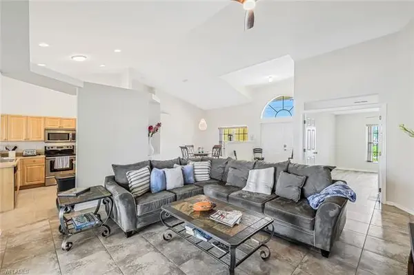 923 SW 28th TER, Cape Coral, FL 33914