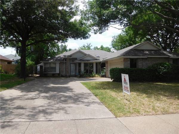 107 Hollywood Drive, Glenn Heights, TX 75154