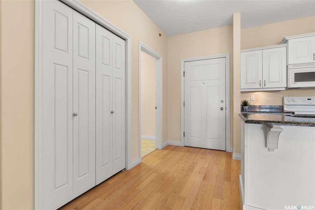 Regina, SK S4S 0A9,3501 Evans COURT #408