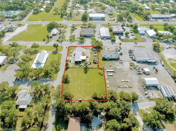 329 S Bridge ST, Labelle, FL 33935