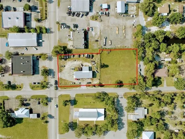 329 S Bridge ST, Labelle, FL 33935