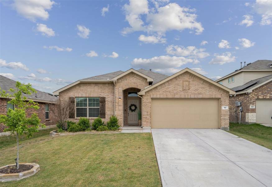 812 Amberwood Court, Fort Worth, TX 76052