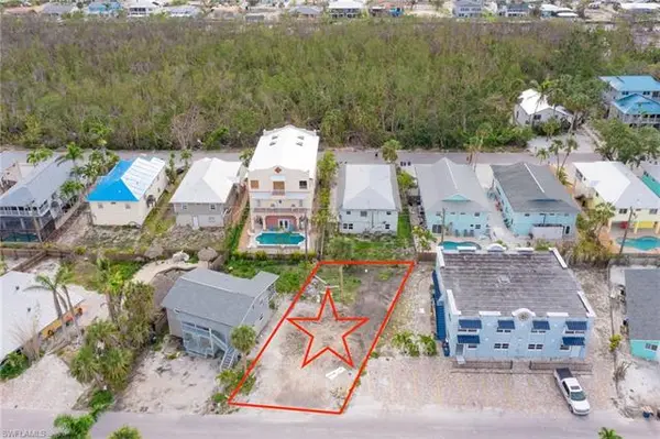 224 Fairweather LN, Fort Myers Beach, FL 33931