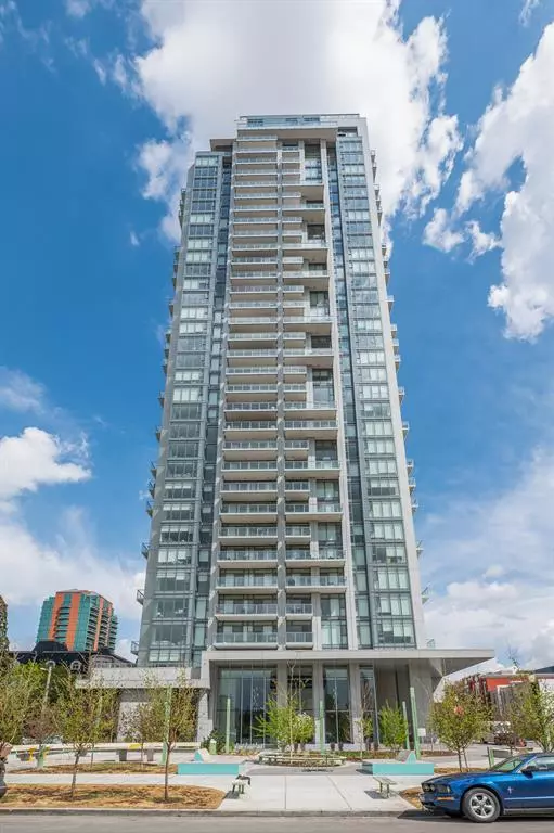 Calgary, AB T2R 1C2,930 16 AVE SW #805