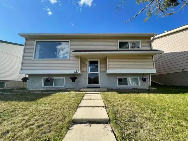 Calgary, AB T3J 1B2,127 Fallswater RD NE