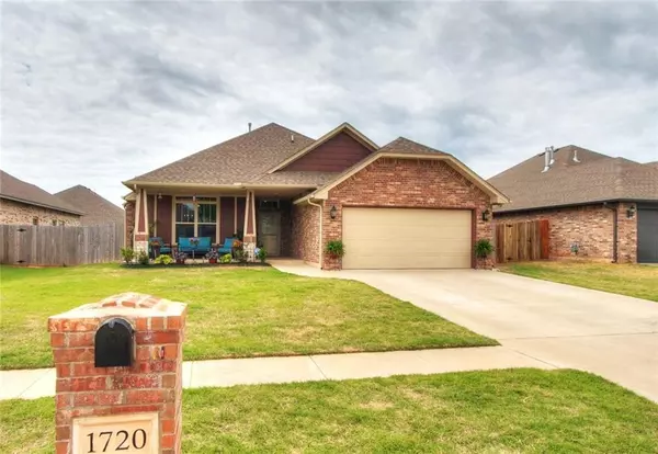 1720 Blake Way, Mustang, OK 73064