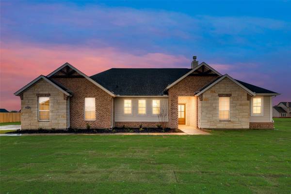 2313 Willow Wood Trail, Oak Ridge, TX 75161