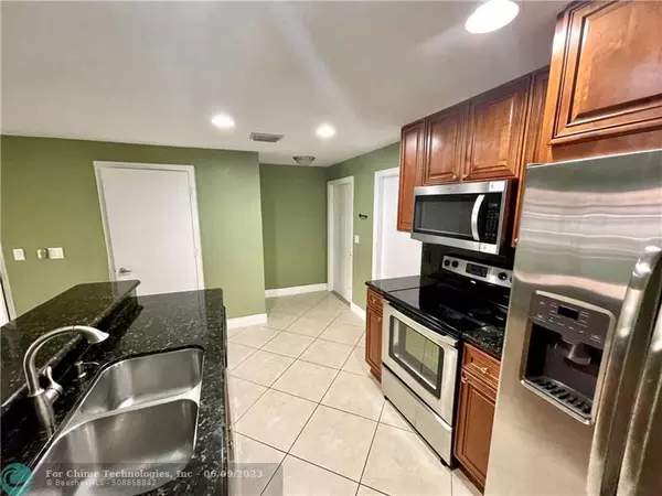 Weston, FL 33327,1422 Coronado Rd  #4-38