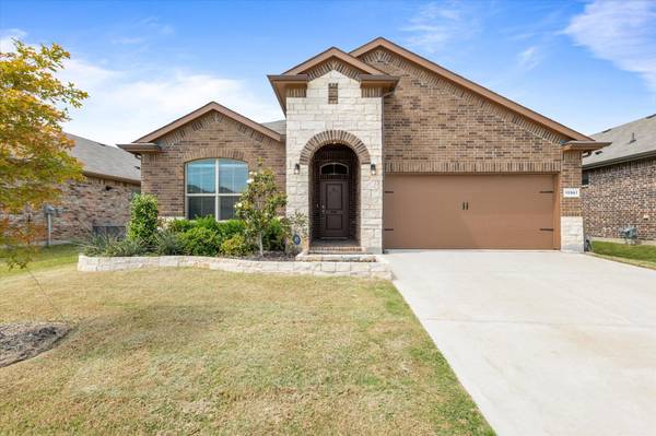 15961 Charing Cross Drive, Fort Worth, TX 76247