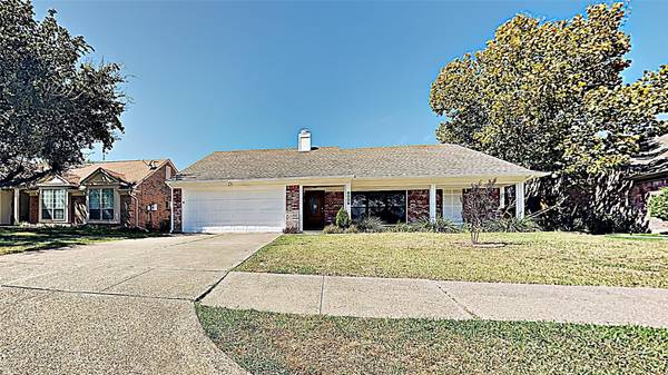 8009 Azzurra Drive, Rowlett, TX 75089