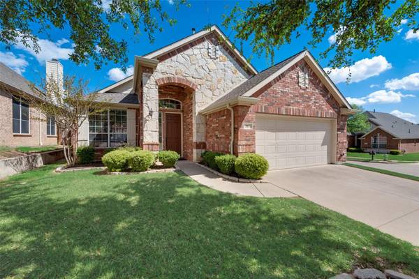 313 Park Crest Avenue, Euless, TX 76039