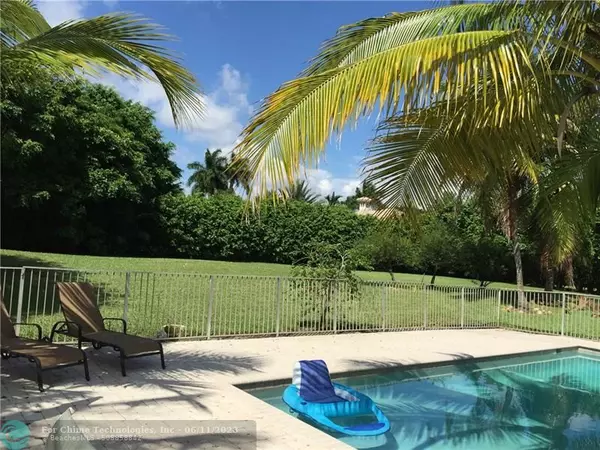 Boca Raton, FL 33496,8480 Twin Lake Dr