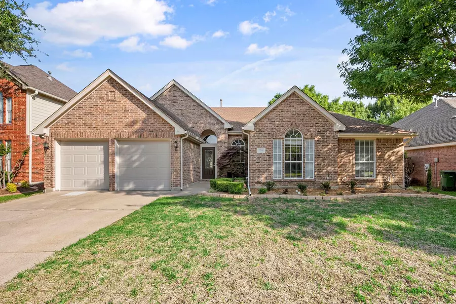 2214 Laura Elizabeth Trail, Mansfield, TX 76063