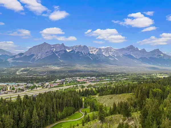 Canmore, AB T1W 1L6,25 Juniper RDG