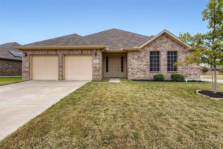 209 Plantation Drive, Waxahachie, TX 75165