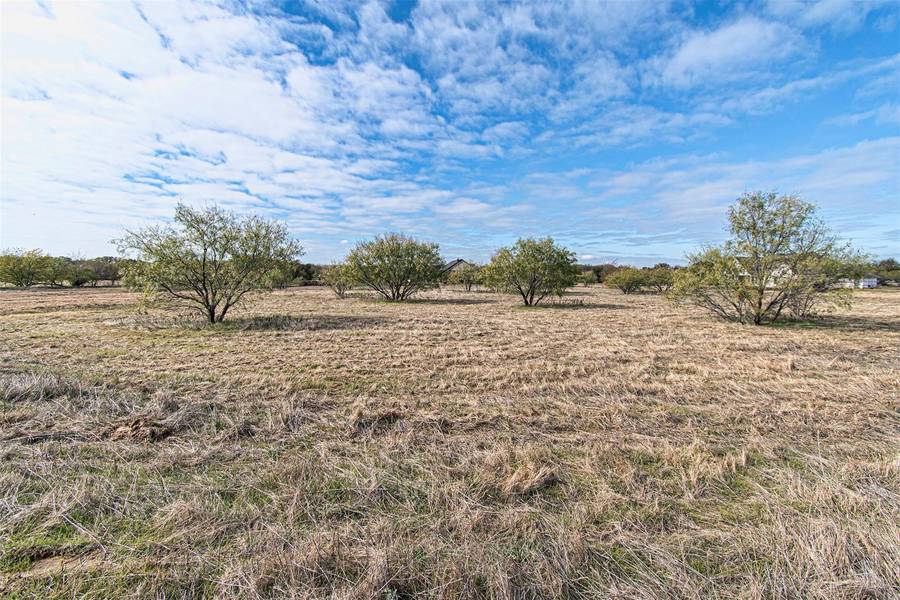 925 Vest Lane, Pilot Point, TX 76258