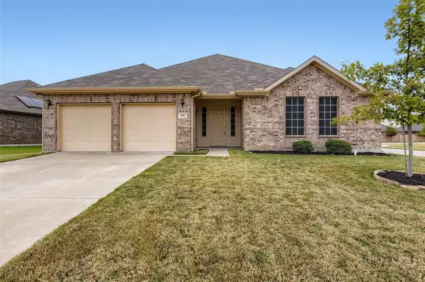 209 Plantation Drive, Waxahachie, TX 75165