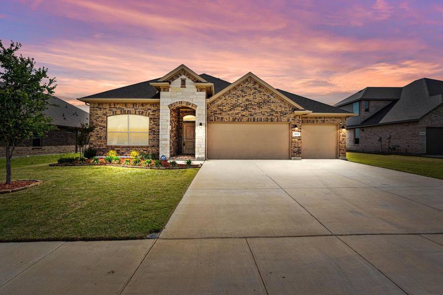 3212 Camden Creek Road, Krum, TX 76249