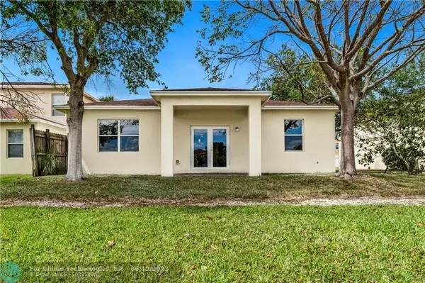 West Palm Beach, FL 33413,868 W Fieldstone Way