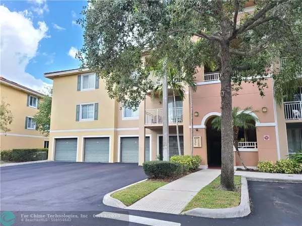 West Palm Beach, FL 33411,6559 Emerald Dunes Dr  #108