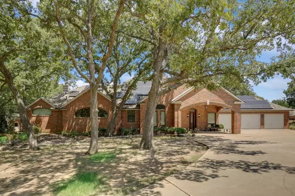 2037 S Valley Parkway, Lewisville, TX 75067