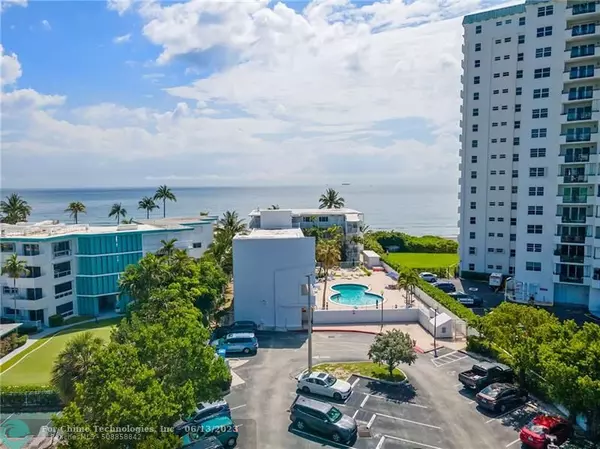 Lauderdale By The Sea, FL 33062,1480 S Ocean Blvd  #216