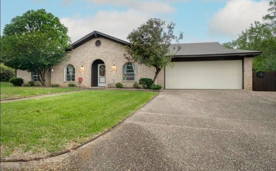 519 Meadow Creek Drive, Tyler, TX 75703