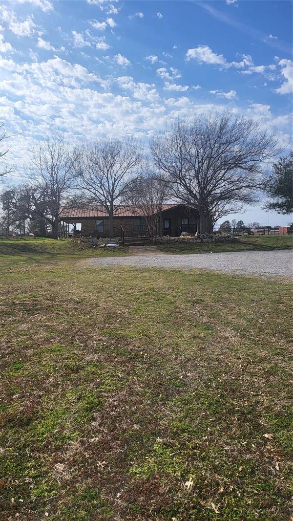 512 Cemetery Road,  Boyd,  TX 76023