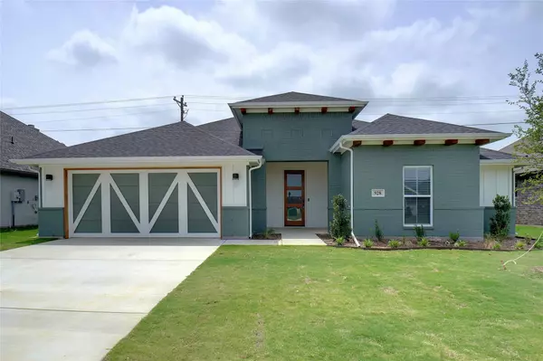 928 Tesslynn Avenue, Godley, TX 76044