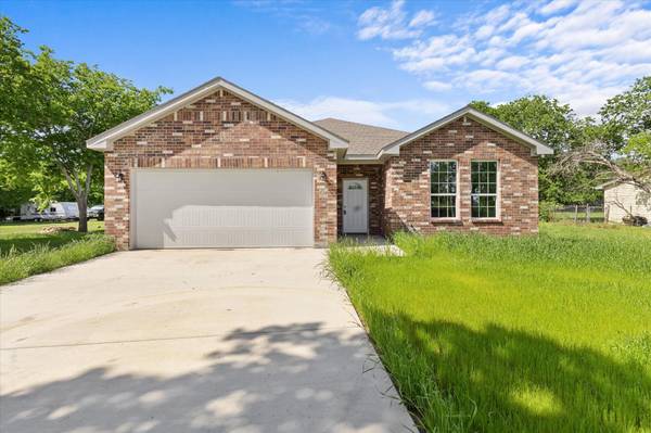 209 Matthew Street, Hillsboro, TX 76645