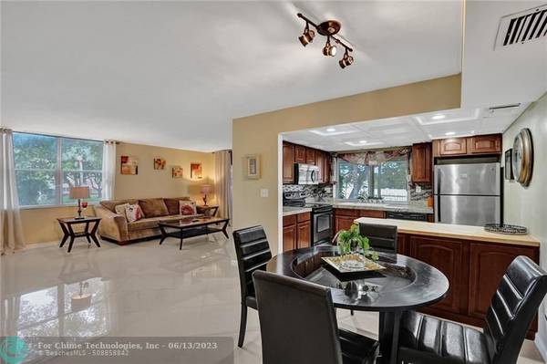 9081 Lime Bay Blvd  #201, Tamarac, FL 33321